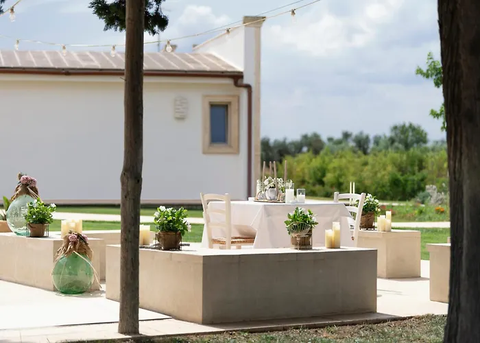 马塞里亚极乐世界旅馆