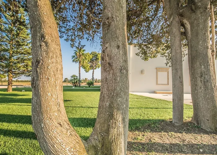 马塞里亚极乐世界旅馆 度假村 3*