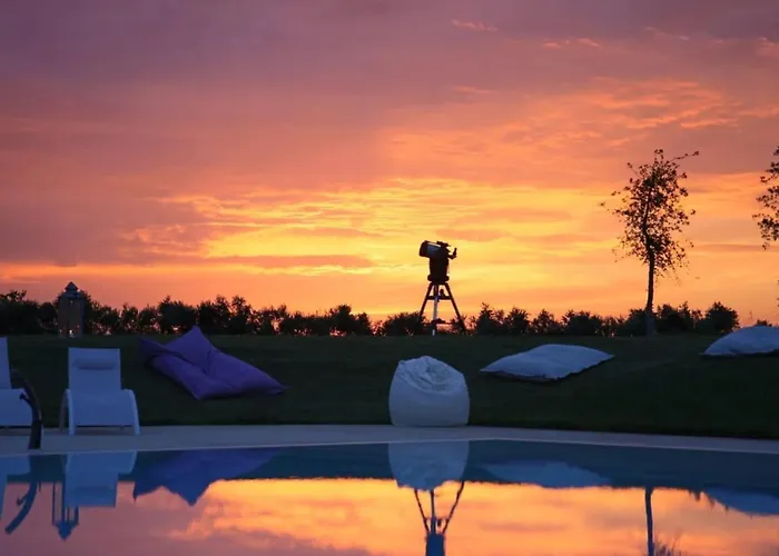 马塞里亚极乐世界旅馆 度假村 3*